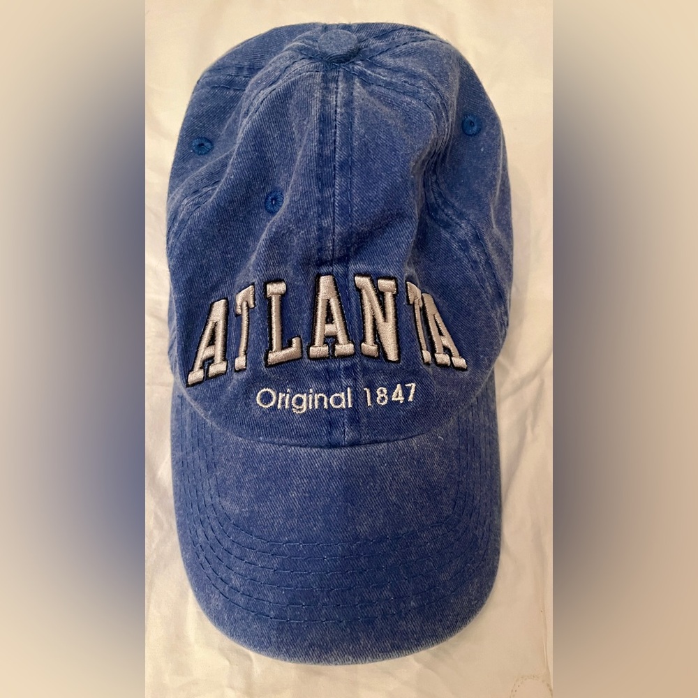 Robin Ruth Original Atlanta Cap, blue denim color